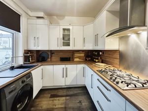Kitchen- click for photo gallery